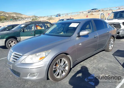 2009 Hyundai Genesis 4.6 из США, поврежденный, VIN KMHGC46F29U047119